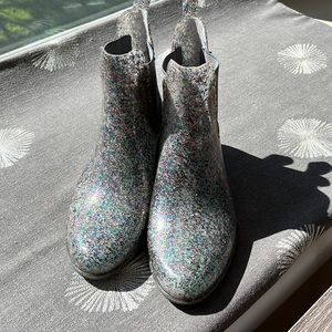 Jack Rogers rain boots size 8